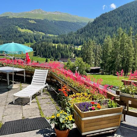 Bnb Guesthouse Lusi Frauenkirch Exteriör bild