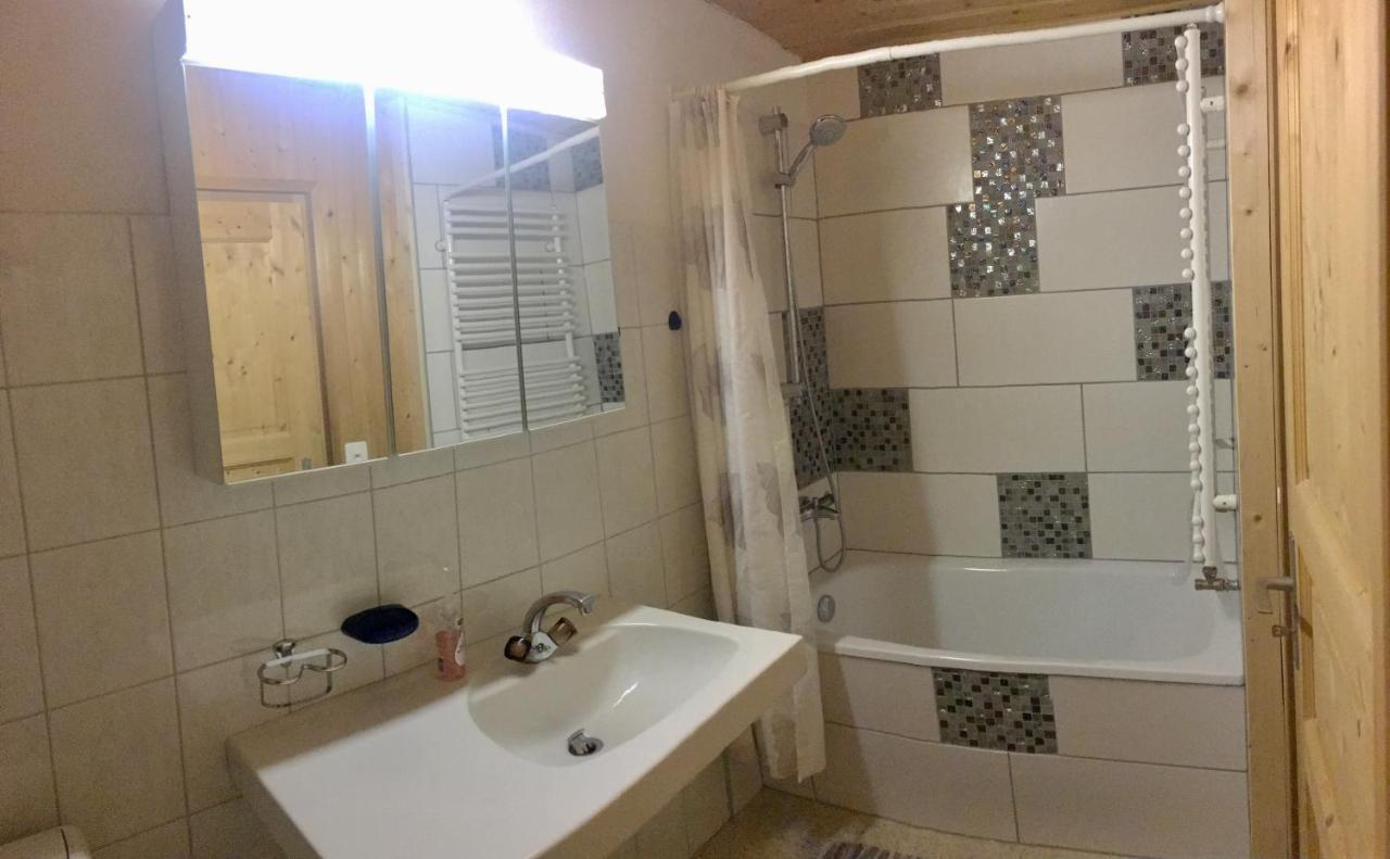 Bnb Guesthouse Lusi Frauenkirch Exteriör bild