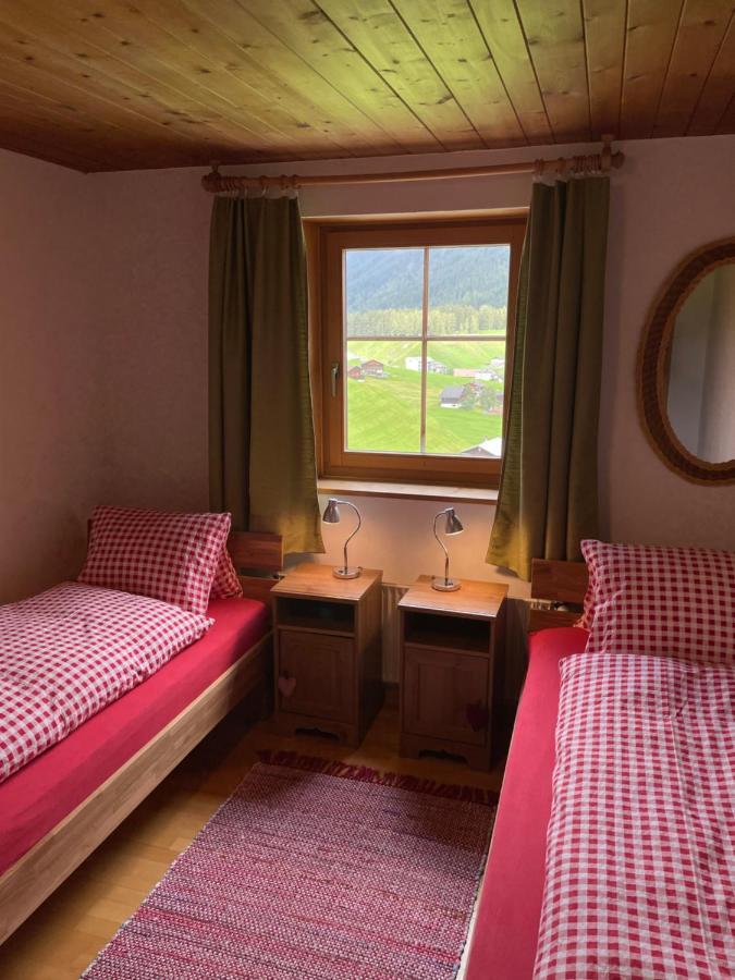 Bnb Guesthouse Lusi Frauenkirch Exteriör bild