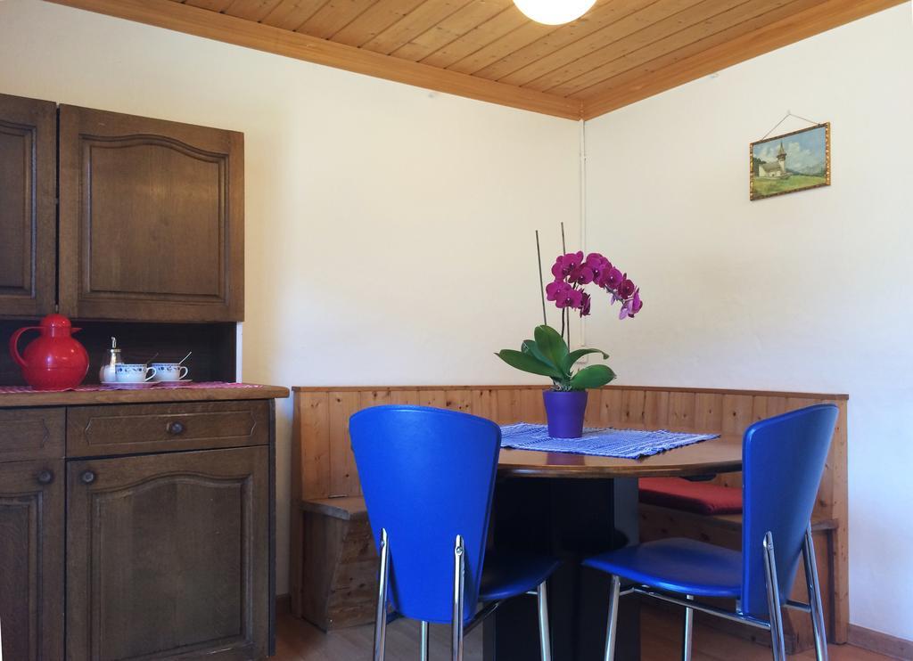 Bnb Guesthouse Lusi Frauenkirch Exteriör bild