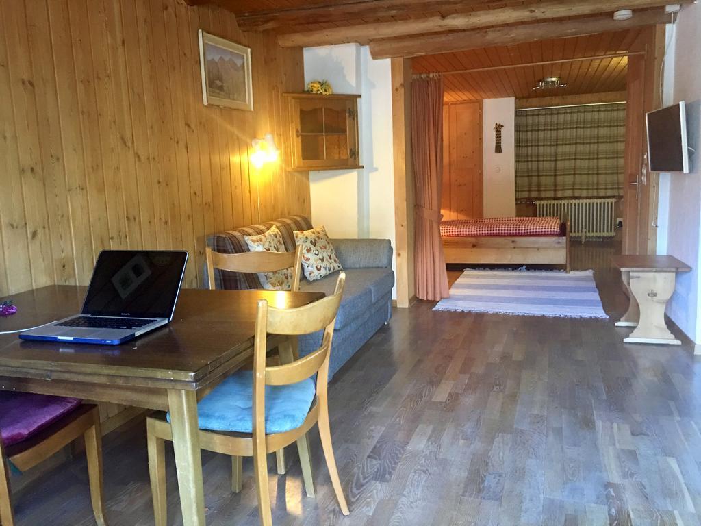 Bnb Guesthouse Lusi Frauenkirch Exteriör bild